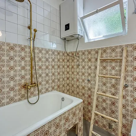 Enolabee Harbour View - Happy Apartment