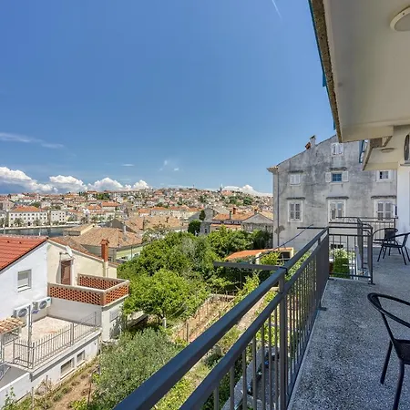 Enolabee Harbour View - Happy Apartment